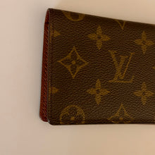 Load image into Gallery viewer, Authentic pre loved Louis Vuitton card holder
