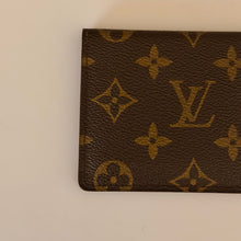 Load image into Gallery viewer, Authentic pre loved Louis Vuitton card holder
