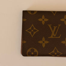 Load image into Gallery viewer, Authentic pre loved Louis Vuitton card holder
