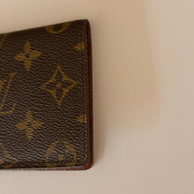 Load image into Gallery viewer, Authentic pre loved Louis Vuitton card holder
