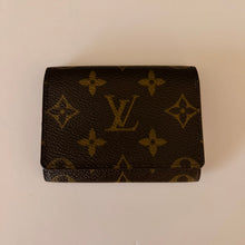 Load image into Gallery viewer, Authentic pre loved Louis Vuitton card holder
