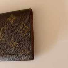 Load image into Gallery viewer, Authentic pre loved Louis Vuitton card holder
