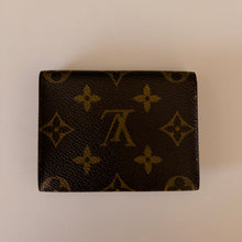 Load image into Gallery viewer, Authentic pre loved Louis Vuitton card holder

