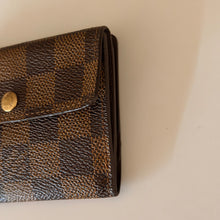 Load image into Gallery viewer, Authentic pre loved Louis Vuitton card holder
