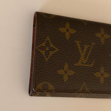 Load image into Gallery viewer, Authentic pre loved Louis Vuitton card holder
