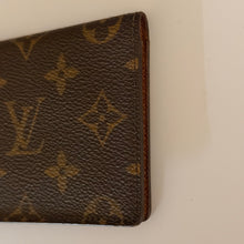 Load image into Gallery viewer, Authentic pre loved Louis Vuitton card holder
