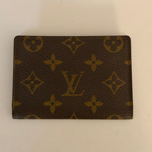 Load image into Gallery viewer, Authentic pre loved Louis Vuitton card holder
