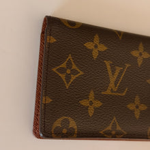 Load image into Gallery viewer, Authentic pre loved Louis Vuitton card holder
