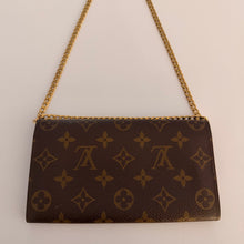 Load image into Gallery viewer, Authentic Louis Vuitton crossbody wallet

