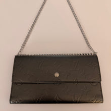 Load image into Gallery viewer, Authentic Louis Vuitton crossbody wallet
