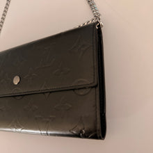 Load image into Gallery viewer, Authentic Louis Vuitton crossbody wallet
