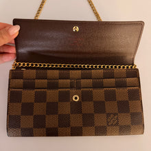 Load image into Gallery viewer, Authentic Louis Vuitton crossbody wallet
