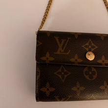 Load image into Gallery viewer, Authentic Louis Vuitton crossbody wallet
