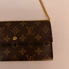 Load image into Gallery viewer, Authentic Louis Vuitton crossbody wallet
