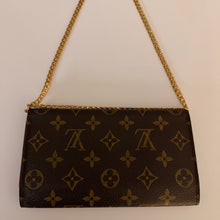 Load image into Gallery viewer, Authentic Louis Vuitton crossbody wallet
