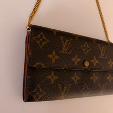 Load image into Gallery viewer, Authentic Louis Vuitton crossbody wallet
