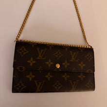 Load image into Gallery viewer, Authentic Louis Vuitton crossbody wallet
