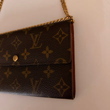Load image into Gallery viewer, Authentic Louis Vuitton crossbody wallet
