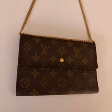 Load image into Gallery viewer, Authentic Louis Vuitton crossbody wallet
