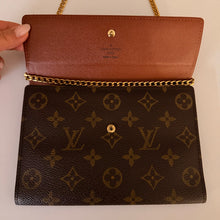 Load image into Gallery viewer, Authentic Louis Vuitton crossbody wallet
