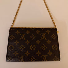 Load image into Gallery viewer, Authentic Louis Vuitton crossbody wallet
