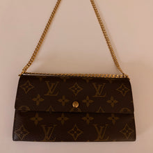 Load image into Gallery viewer, Authentic Louis Vuitton crossbody wallet
