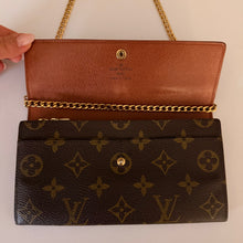 Load image into Gallery viewer, Authentic Louis Vuitton crossbody wallet
