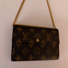 Load image into Gallery viewer, Authentic Louis Vuitton crossbody wallet
