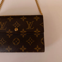 Load image into Gallery viewer, Authentic Louis Vuitton crossbody wallet
