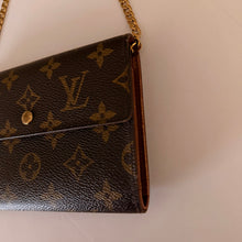 Load image into Gallery viewer, Authentic Louis Vuitton crossbody wallet
