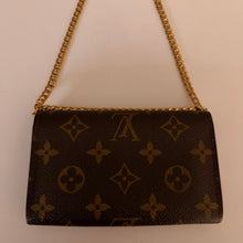 Load image into Gallery viewer, Authentic Louis Vuitton crossbody wallet
