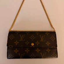 Load image into Gallery viewer, Authentic Louis Vuitton crossbody wallet
