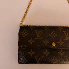 Load image into Gallery viewer, Authentic Louis Vuitton crossbody wallet
