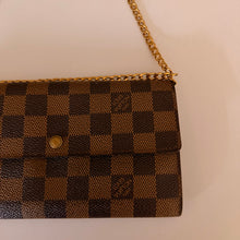 Load image into Gallery viewer, Authentic Louis Vuitton crossbody wallet
