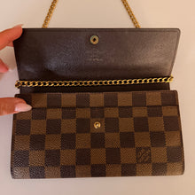 Load image into Gallery viewer, Authentic Louis Vuitton crossbody wallet
