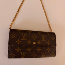 Load image into Gallery viewer, Authentic Louis Vuitton crossbody wallet
