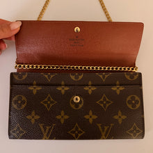 Load image into Gallery viewer, Authentic Louis Vuitton crossbody wallet

