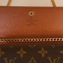 Load image into Gallery viewer, Authentic Louis Vuitton crossbody wallet
