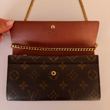 Load image into Gallery viewer, Authentic Louis Vuitton crossbody wallet
