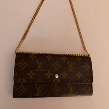 Load image into Gallery viewer, Authentic Louis Vuitton crossbody wallet
