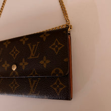 Load image into Gallery viewer, Authentic Louis Vuitton crossbody wallet
