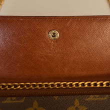 Load image into Gallery viewer, Authentic Louis Vuitton crossbody wallet
