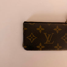 Load image into Gallery viewer, Authentic pre loved Louis Vuitton key pouch
