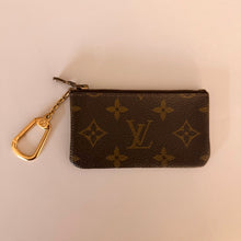 Load image into Gallery viewer, Authentic pre loved Louis Vuitton key pouch
