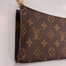 Load image into Gallery viewer, Authentic Louis Vuitton crossbody pochette
