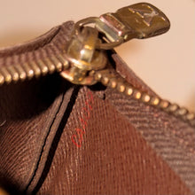 Load image into Gallery viewer, Authentic pre loved Louis Vuitton key pouch
