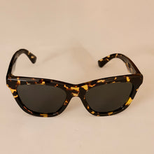 Load image into Gallery viewer, Authentic Burberry sunglasses
