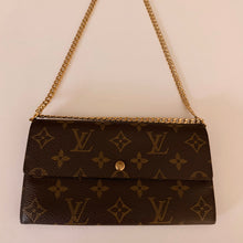 Load image into Gallery viewer, Authentic Louis Vuitton crossbody wallet
