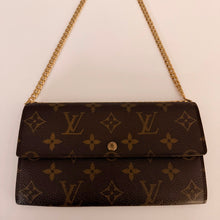 Load image into Gallery viewer, Authentic Louis Vuitton crossbody wallet
