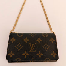Load image into Gallery viewer, Authentic Louis Vuitton crossbody wallet
